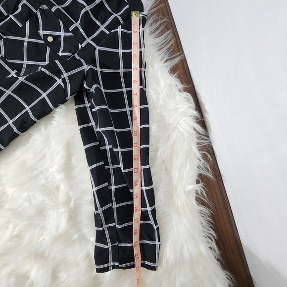 Notations Black and White Checkered Long Sleeve Button Front Blouse, Medium - Picture 11 of 12